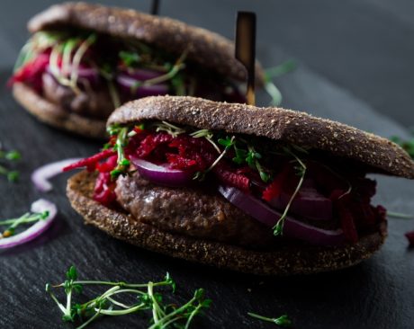 SENDVIČ SALATA (sa mesom, razume se)